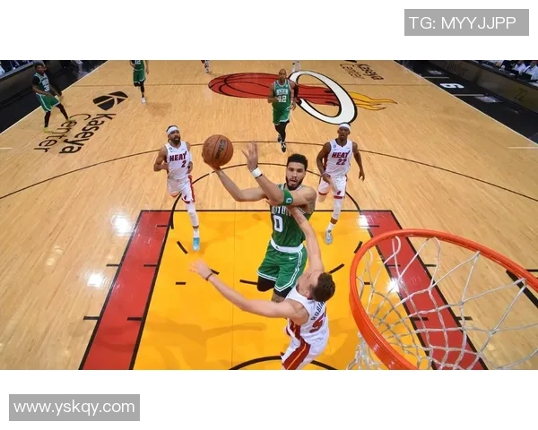 热火与凯尔特人第七场精彩对决全场录像回放分析与精彩瞬间集锦