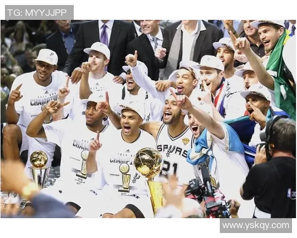 马刺对阵尼克斯吉诺比利的精彩表现与传奇时刻回顾